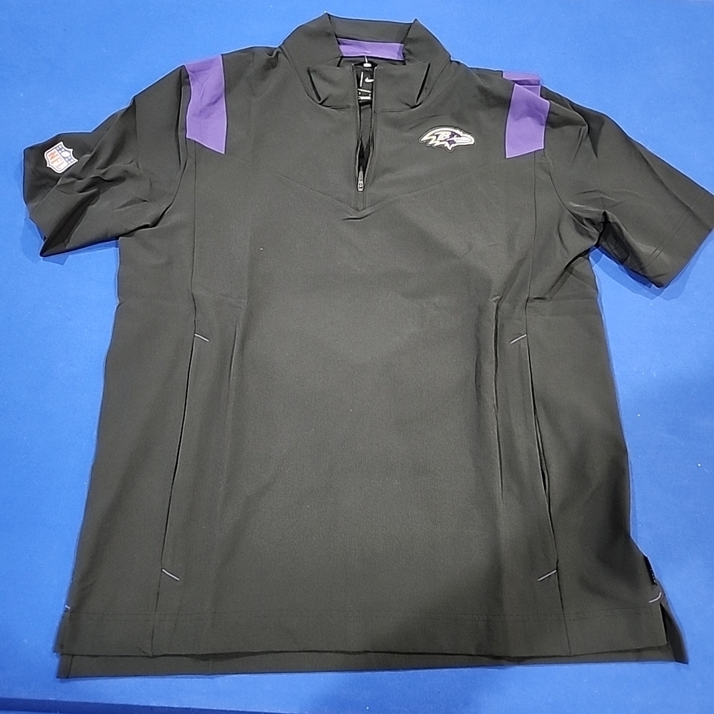 Nike Black and Purple Men's Short Sleeve Shirt